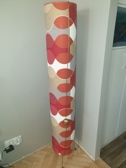 Lampa VOX podłogowa tuba metal i tkanina.Wysokość 153 cm.