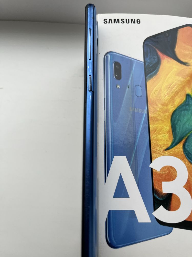 Samsung a30 4-32 gb
