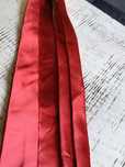 krawat czerwony retro