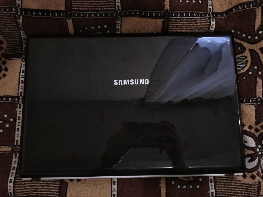 Samsung NP-R518 на розбирання