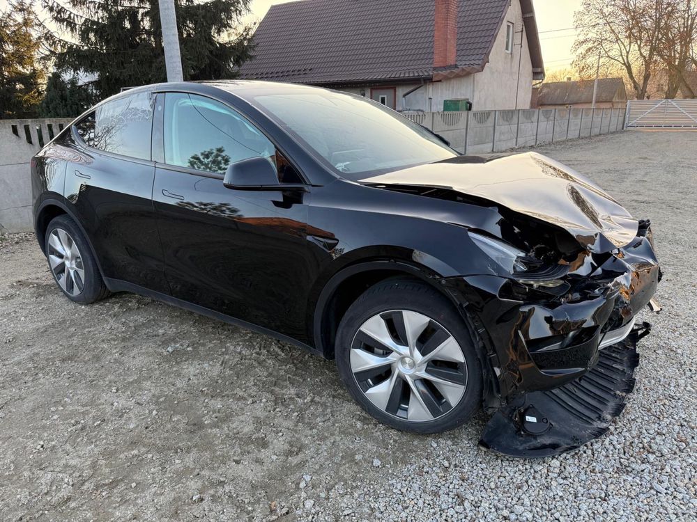 Tesla Y  2022 rok