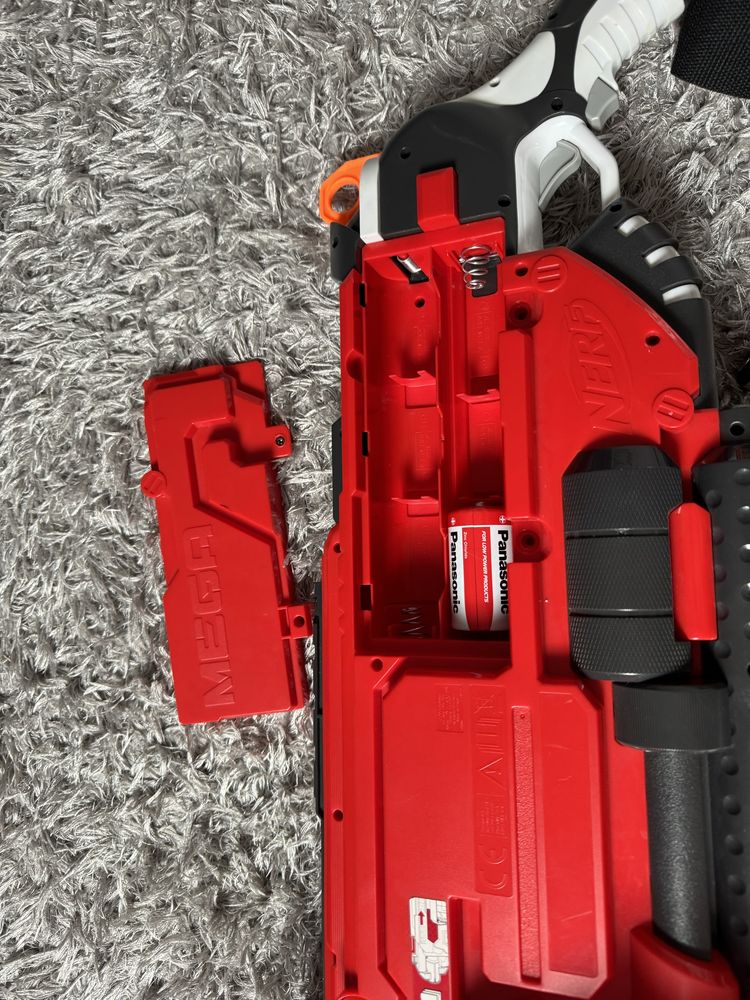 Nerf mega mastodon ze strzalkami