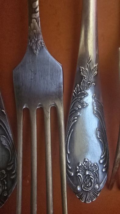 Набор мельхиоровых вилок , винтажные.