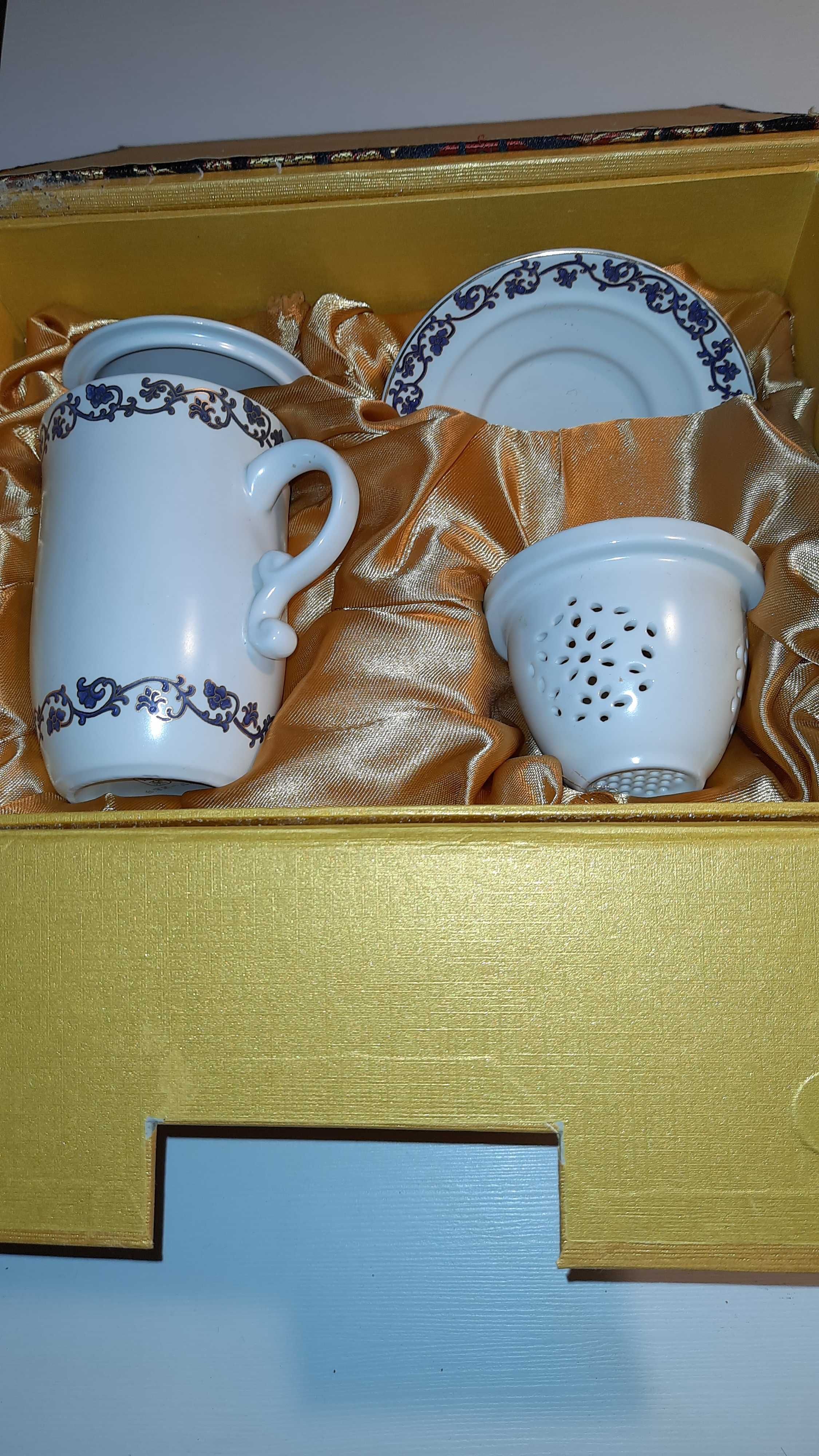 Filiżanka, kubek zestaw do parzenia herbaty