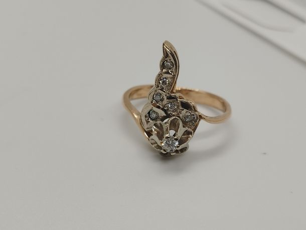 Золотое кольцо с бриллиантами 17 размер 3.72 грамма