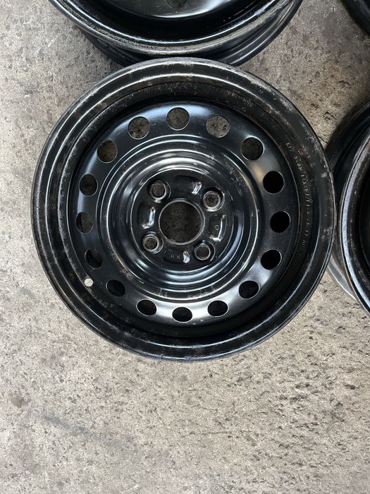 Стальні оригінальні диски Toyota ,Suzuki 4*100r14