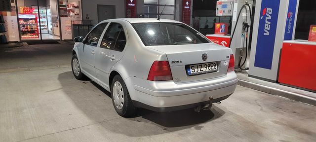VW BORA  2,0   LPG do końca tygodnia cena 3000