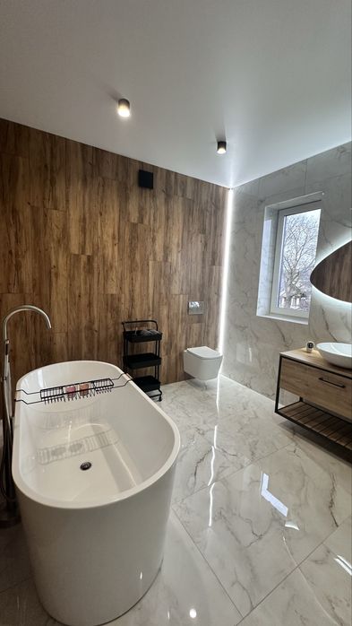 Новий гарний будинок з ремонтом. Буча. Озеро