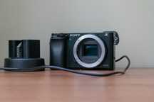 Aparat SONY A6000 + 2 baterie + ładowarka + karta pamięci 16 gb