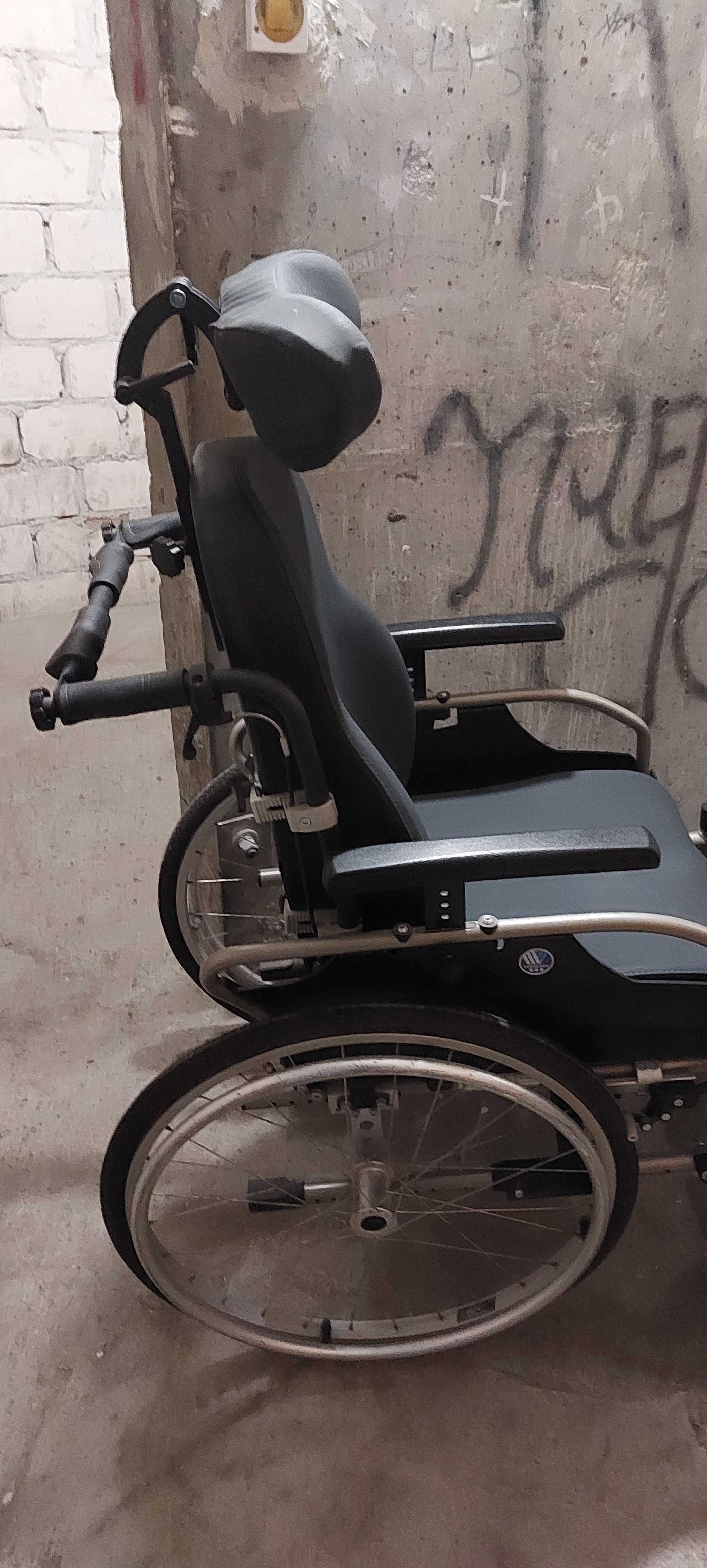 Specjalistyczny wózek inwalidzki