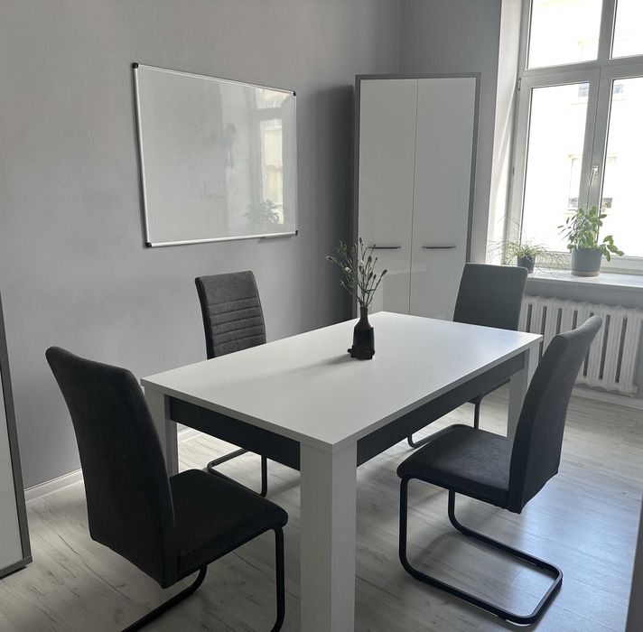 Nowy stół i 6 krzeseł