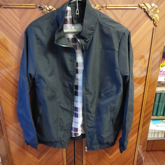 Куртка-вітровка,нова,не вдягалась ні разу