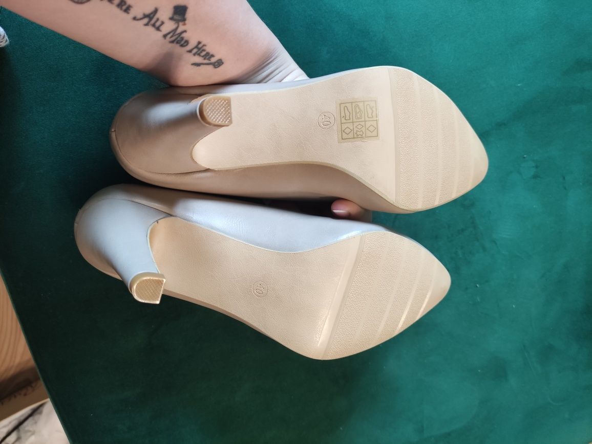 Nowe buty szare ecru beżowe 40