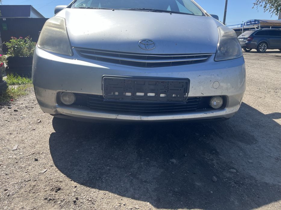 Toyota prius в продажі