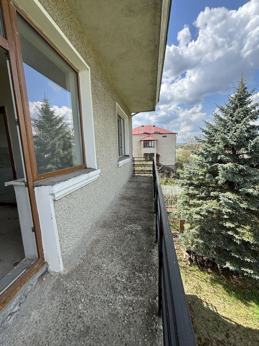 Будинок для бізнесу біля Львова