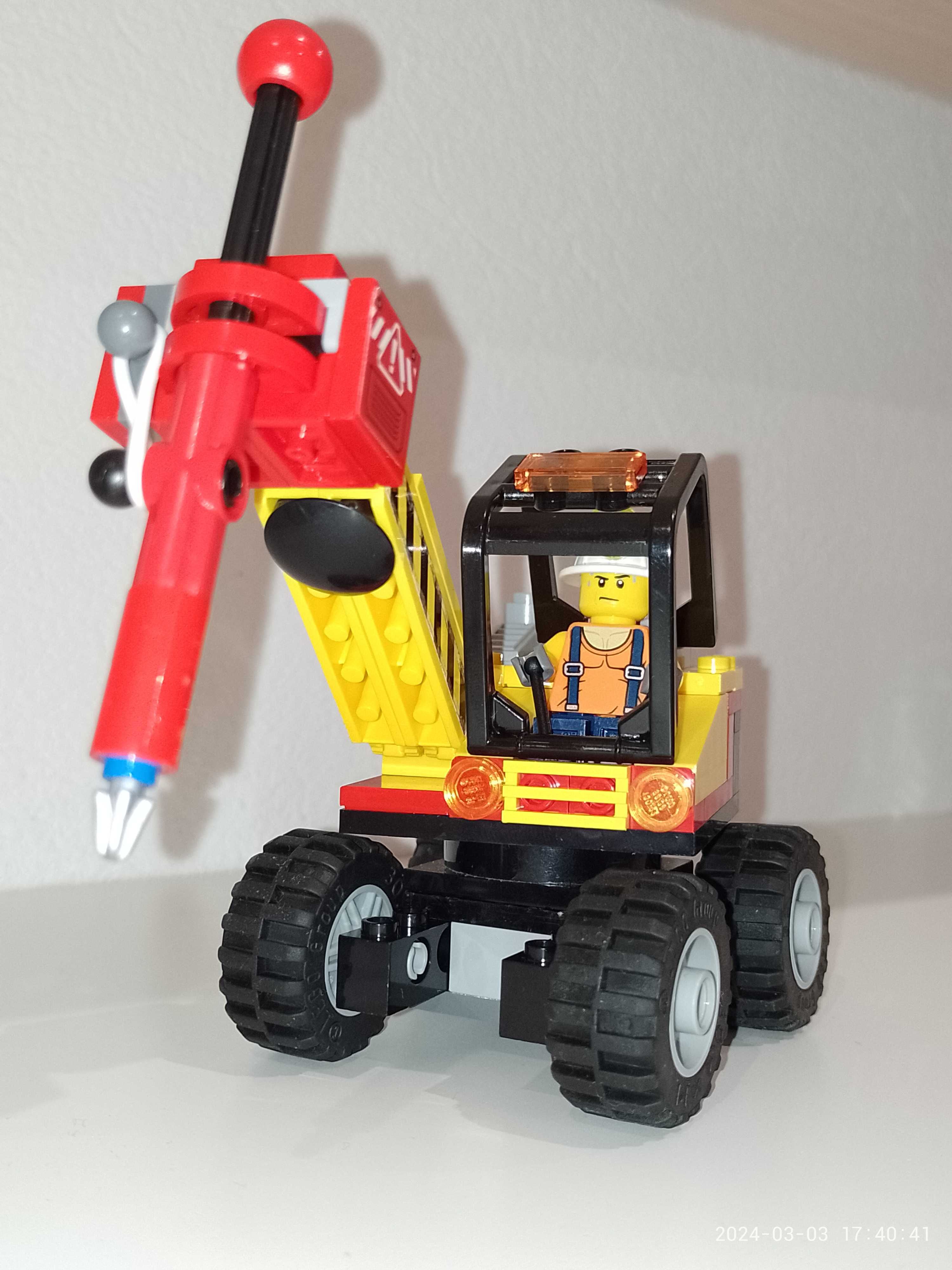LEGO Kruszarka górnicza 60185.