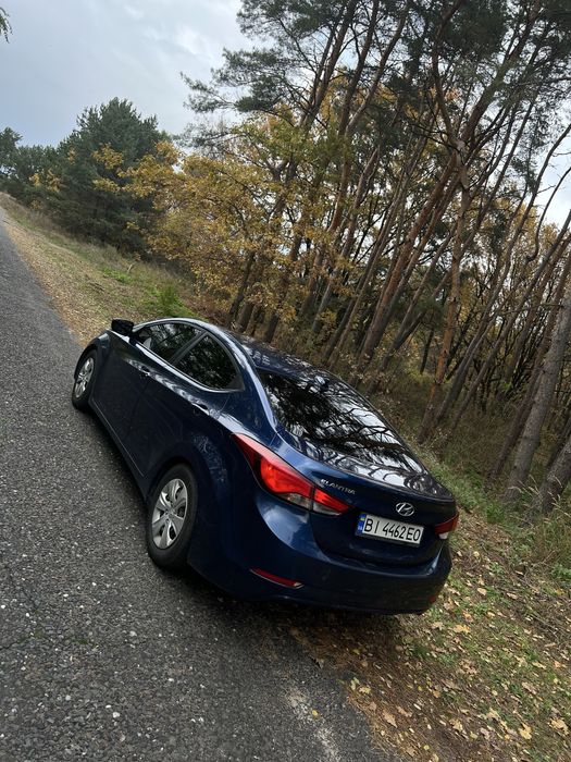 Hyudai елантра 2016 рік