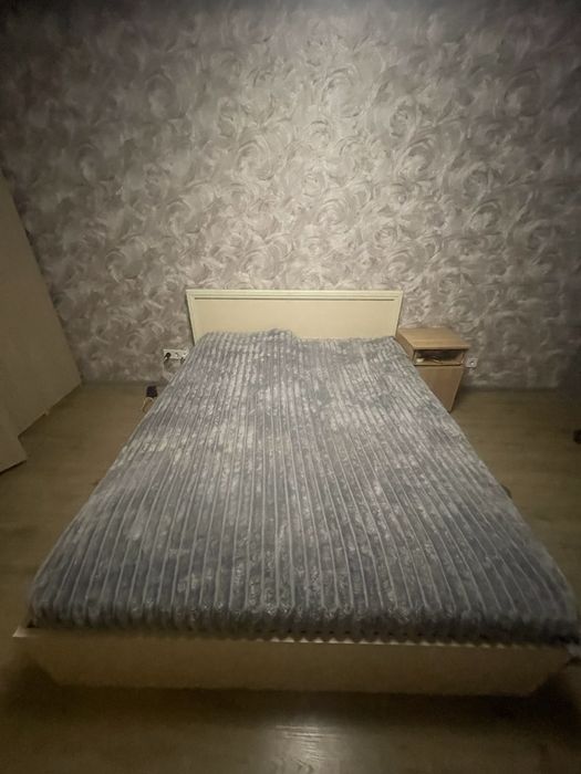 Двоспальне ліжко