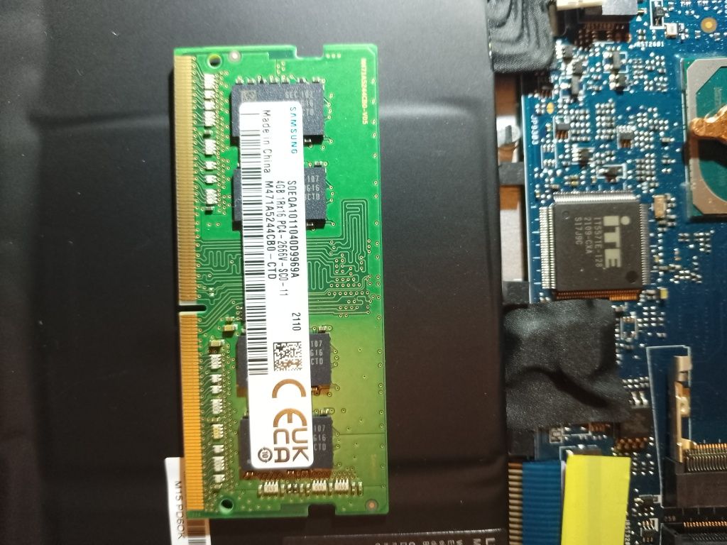 Оперативна пам'ять Samsung M471A5244CB0 SO DIMM DDR4 2666Mhz 2*4GB