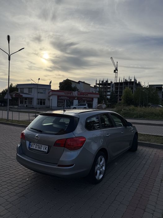 Продам!  Opel Astra J 1.7 дизель 2012 рік.