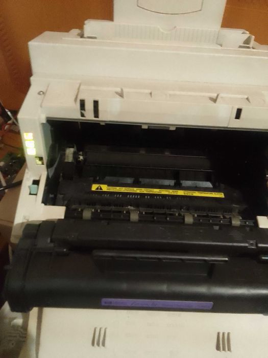 принтер HP лазерний