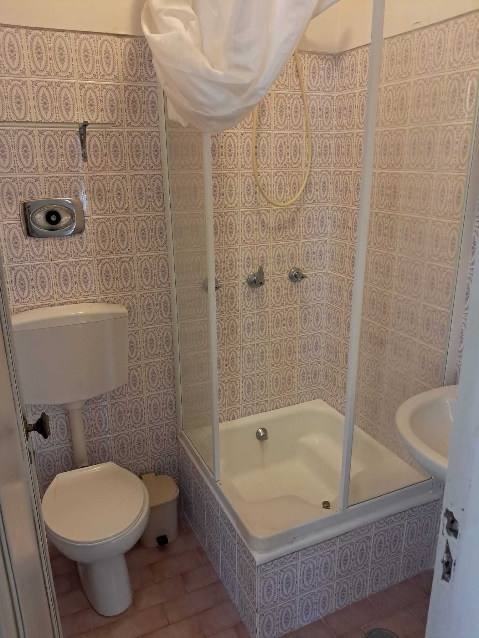 Arrendo quarto com/sem WC privado em Leiria apenas a estudante M/F