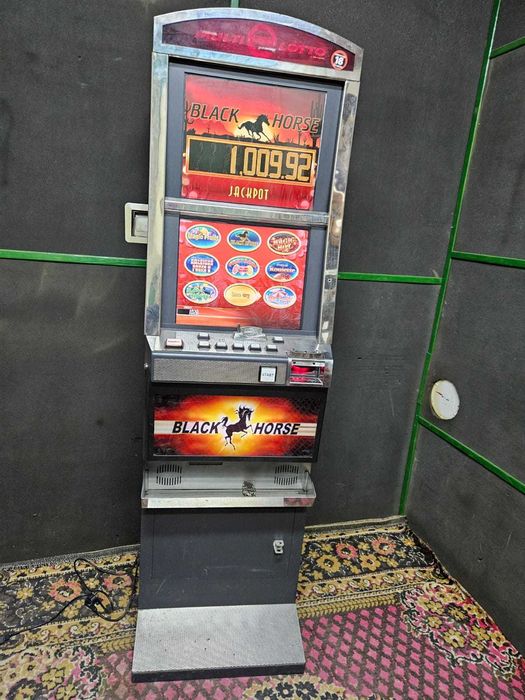 Automat do gry Black Horse