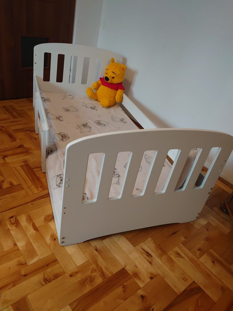 Łóżko dla dziecka plus materac