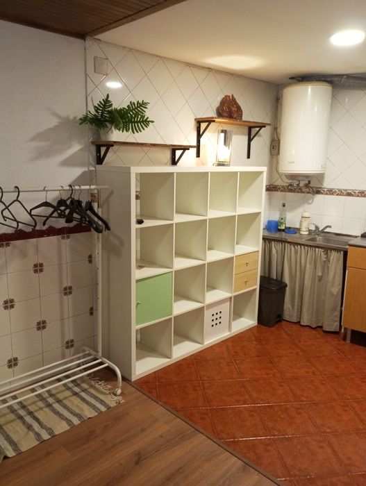 Alugo quarto independente/ T0 Olivais Norte