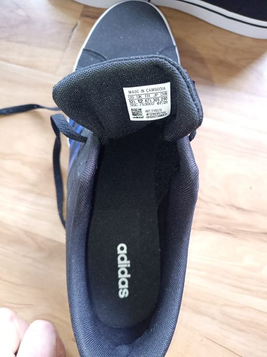 Кроссовки adidas новые оригинал по стельке 30.5 см