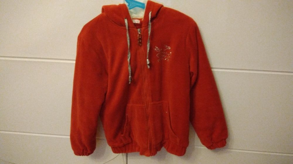 Śliczna czerwona ocieplana bluza/kurtka, welur,dziewczynka 116,5-6 lat