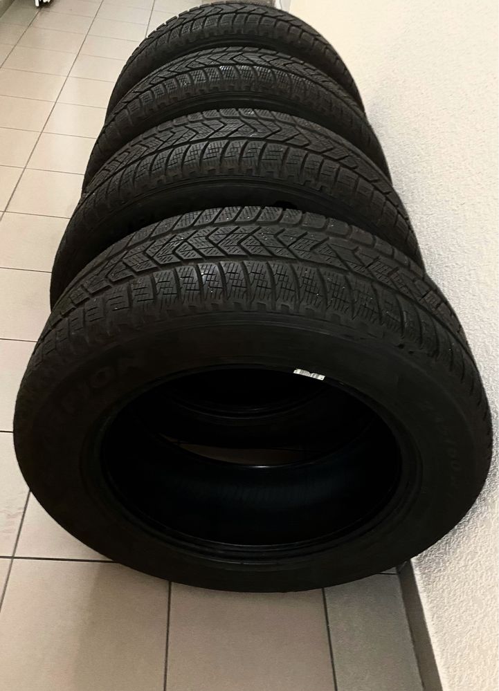 Продам 235/60 R18 Pirelli scorpion Winter конец 2022