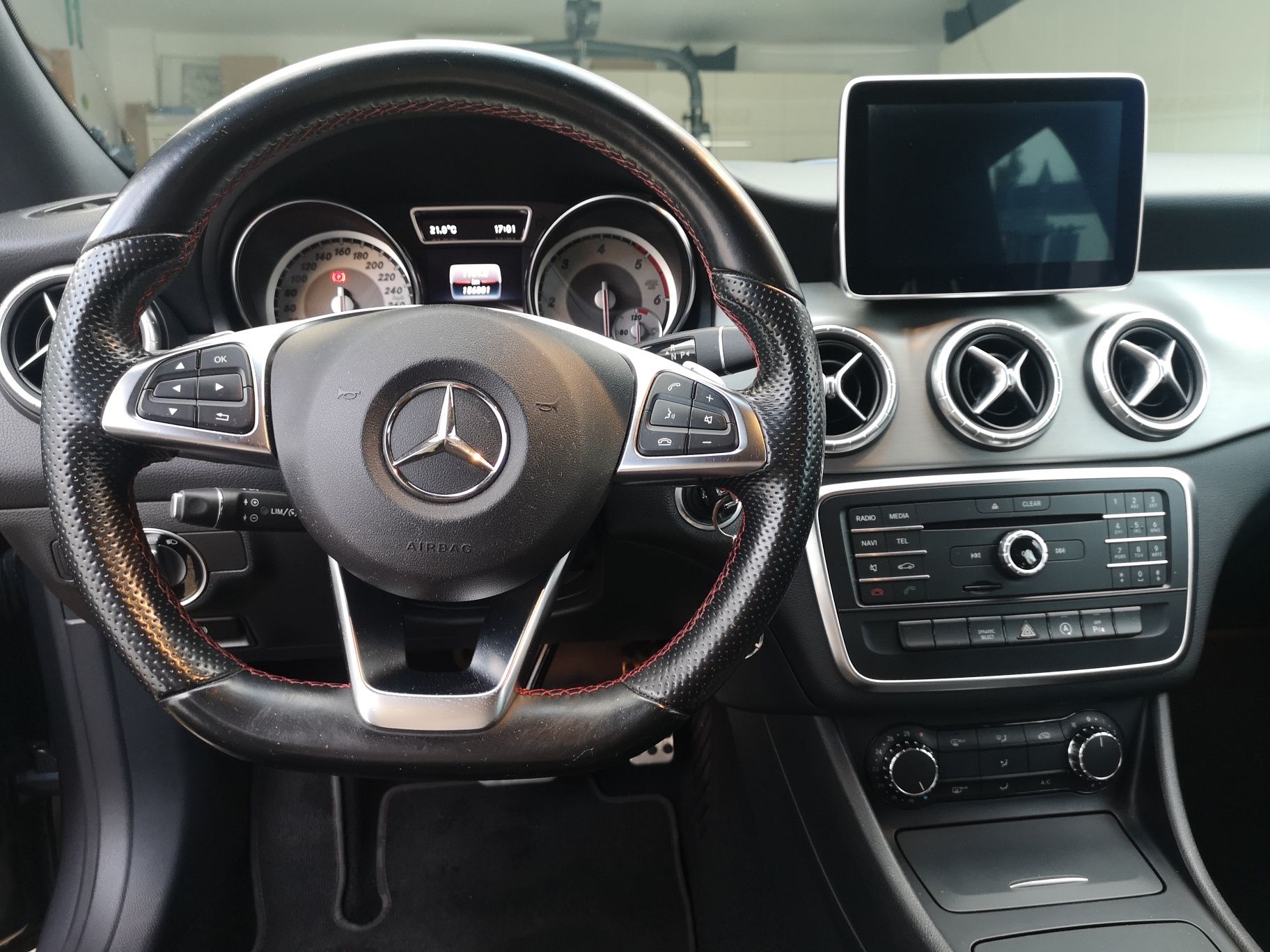 Mercedes Benz Cla 220 D amg line