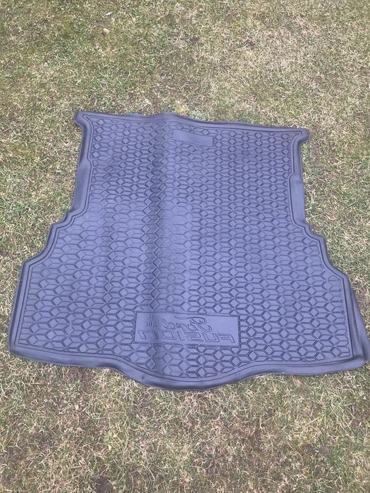 Килимок у багажник Ford fusion