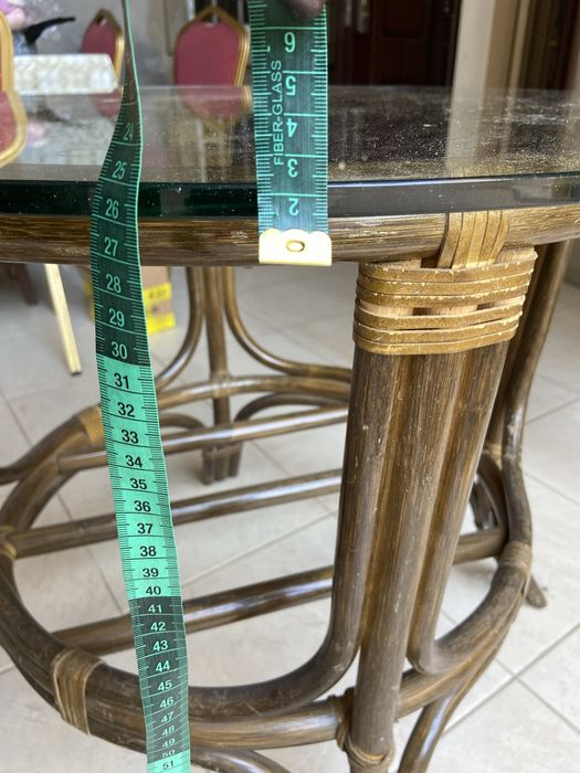 Стол из натурального ротанга со стеклянной столешницей