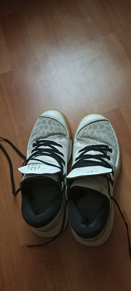 Buty białe adidas 39