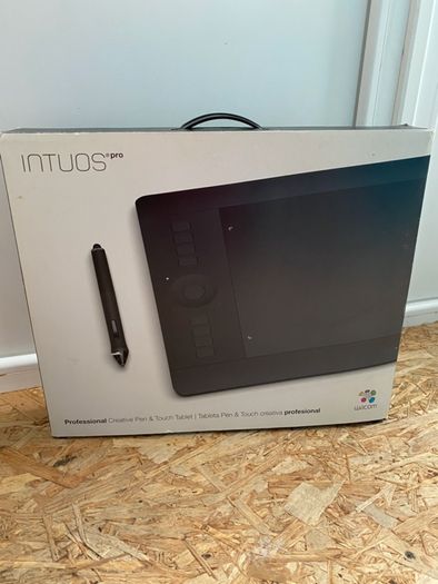 Графічний планшет Wacom Intuos Pro M