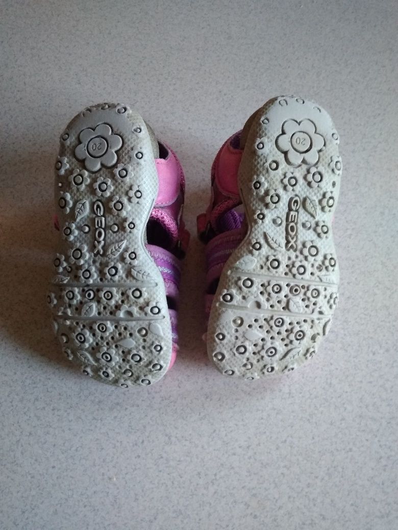 Sandałki sandały dziecięce Geox rozmiar 20 dla dziewczynki różowe,