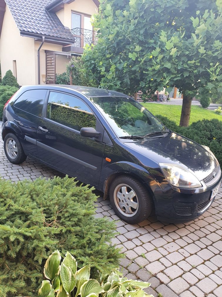 Samochód Ford Fiesta van 2 osobowy 1.3 benzyna