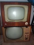 Zabytkowy telewizor belweder