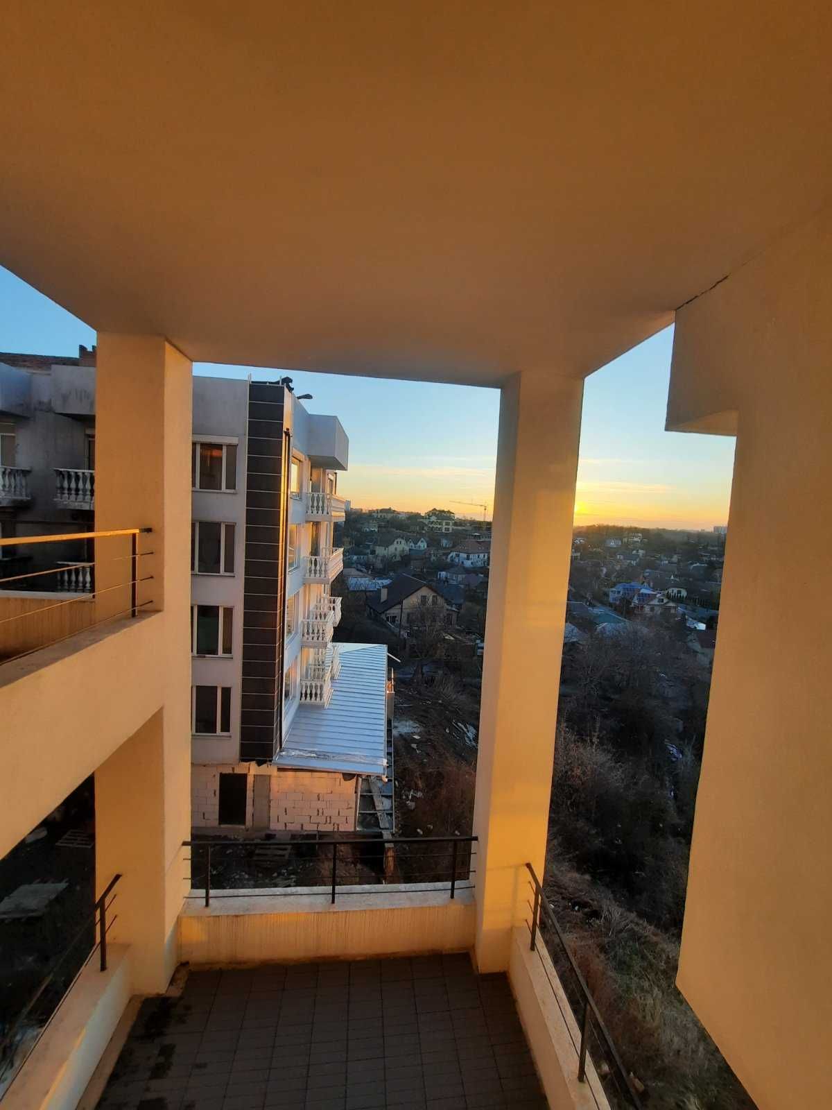 Продаж 2-кімнатної квартири, Майкопська 1а