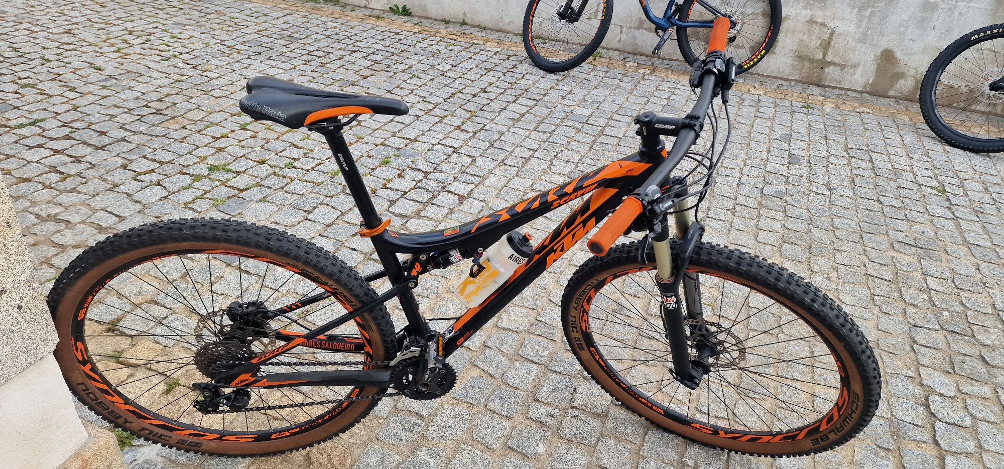 Ktm scarp suspensão total