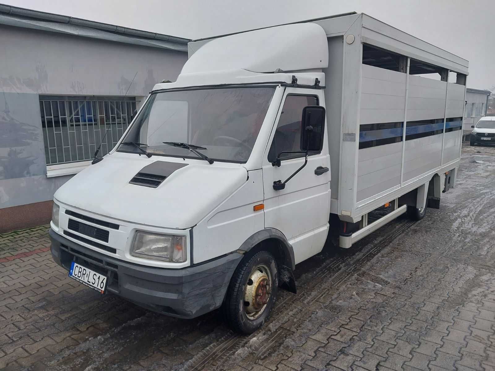 Iveco 35 do przewozu żywca, trzody, bydła