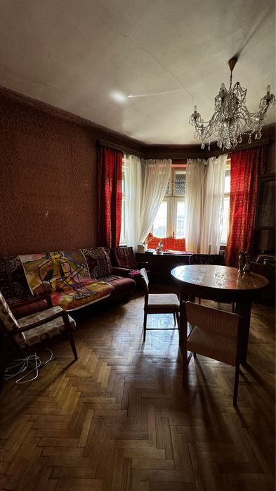 Продаж будинку