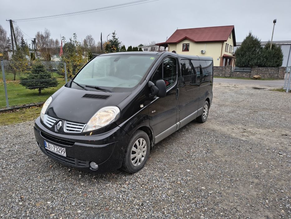 Renault Trafic II 2.0 dCi long 9.os Black Edition
