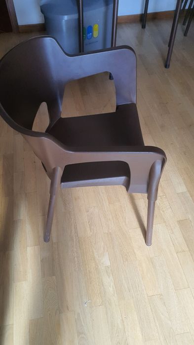 Cadeiras para esplanada de cafes