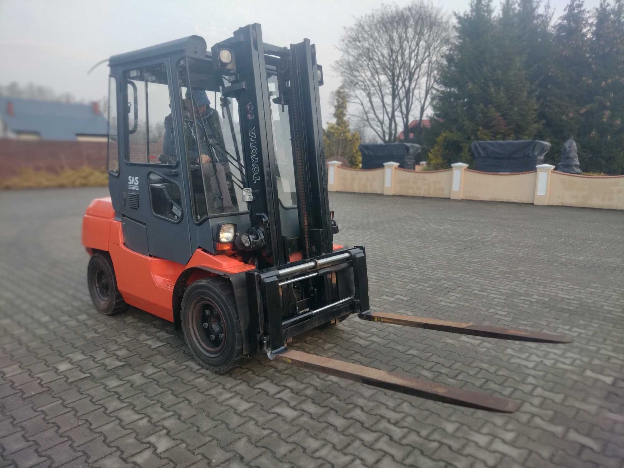 Wózek widłowy Toyota 7F D35