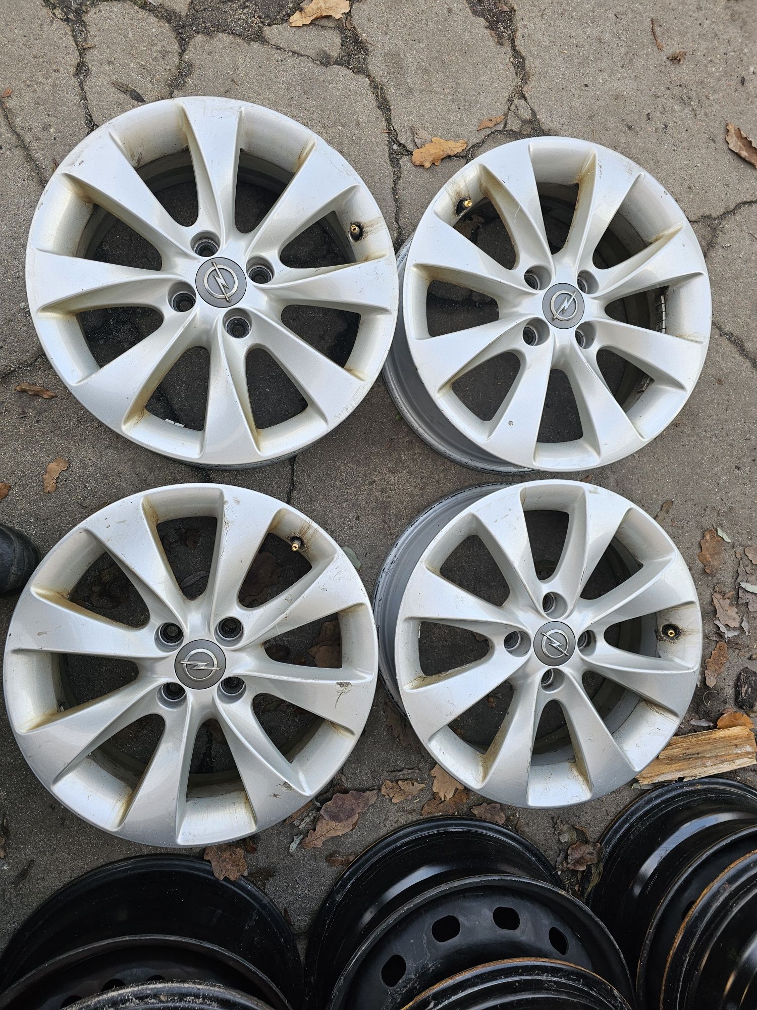Felgi aluminiowe 16 4x100 et 40 6J Opel Corsa z czujnikami ciśnienia
