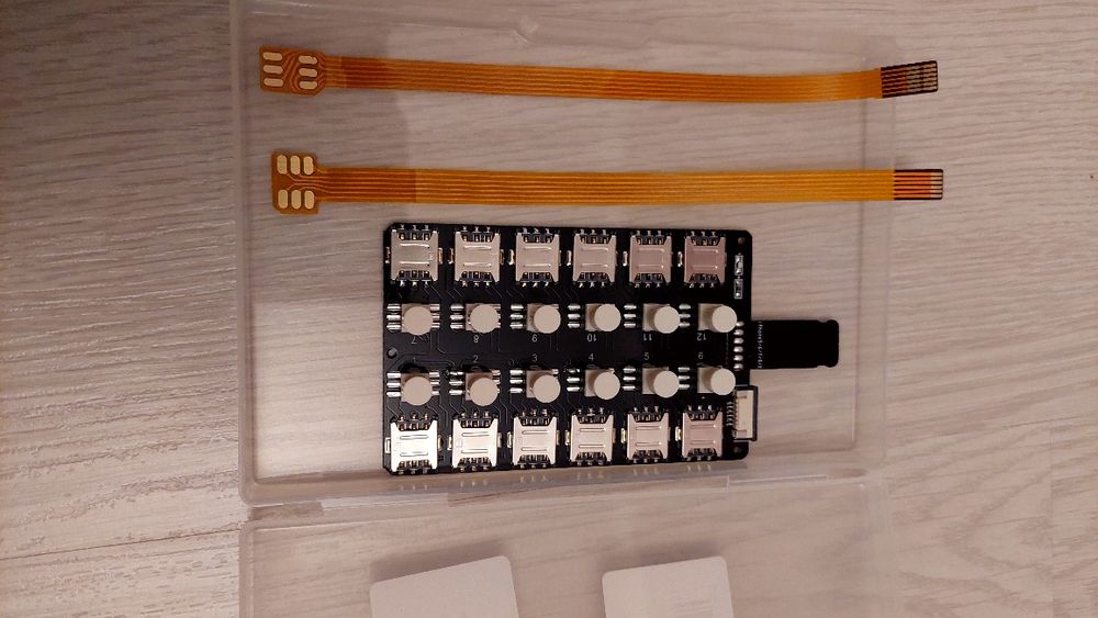 Адаптер з 12 слотами для карт для Iphone/ Android