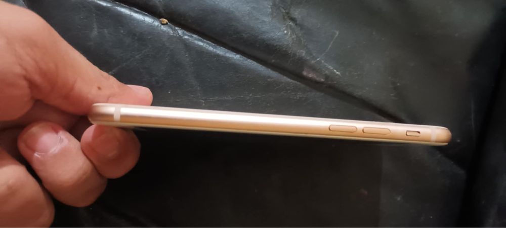 Iphone 8 64bg   De bom estado troco por um android